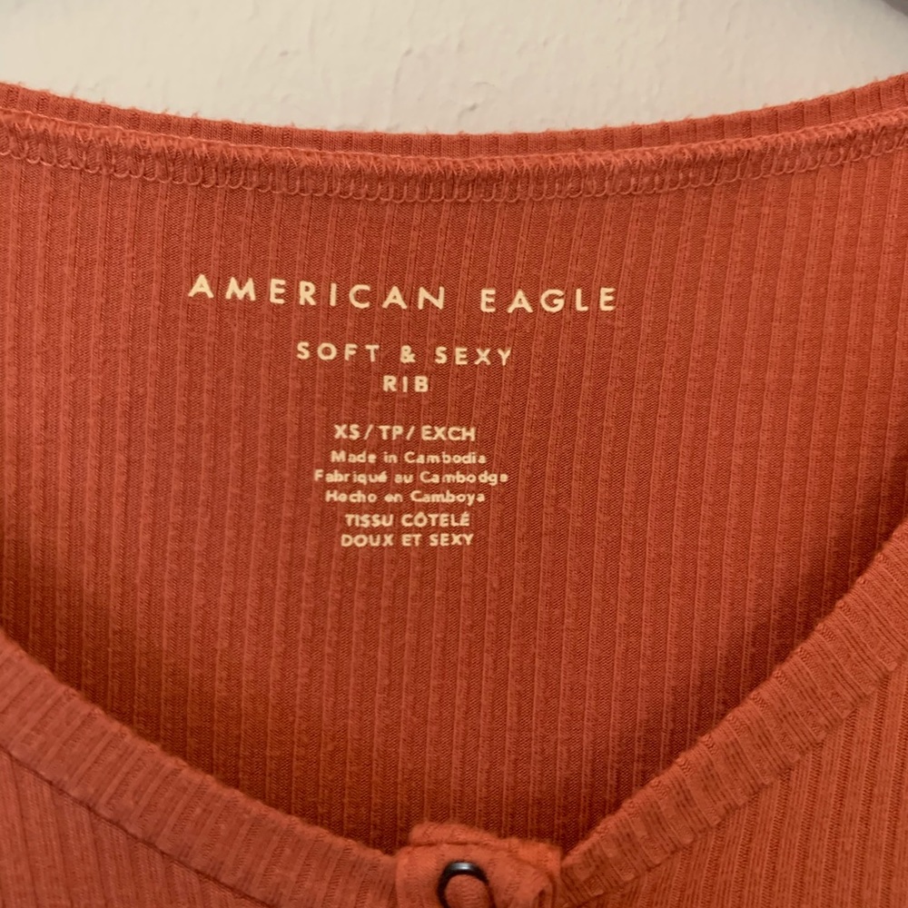 american eagle button up coral basic long sleeve - Picture 3 of 5